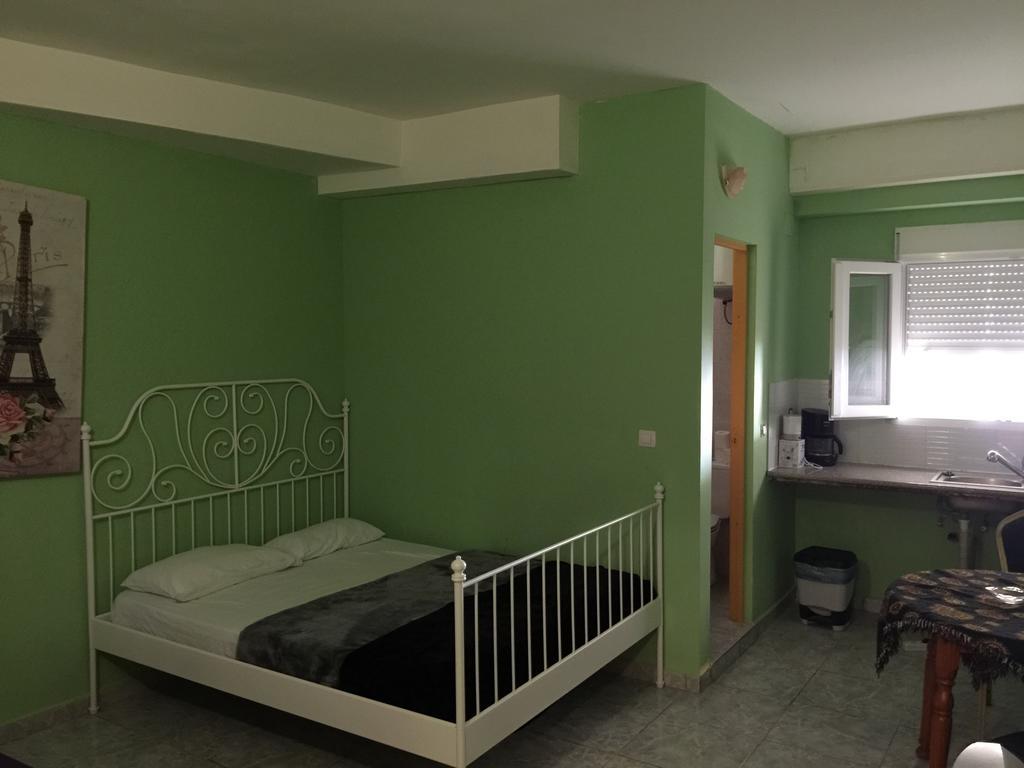 Tenerife Hostel Los Cristianos  Ngoại thất bức ảnh