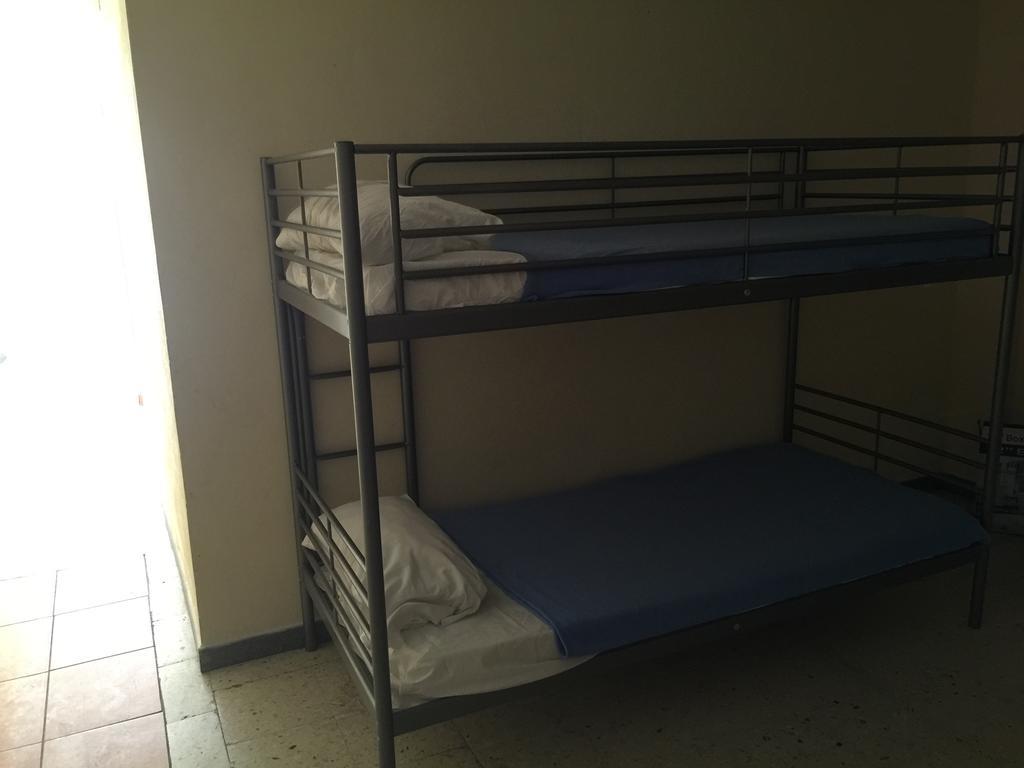 Tenerife Hostel Los Cristianos  Phòng bức ảnh